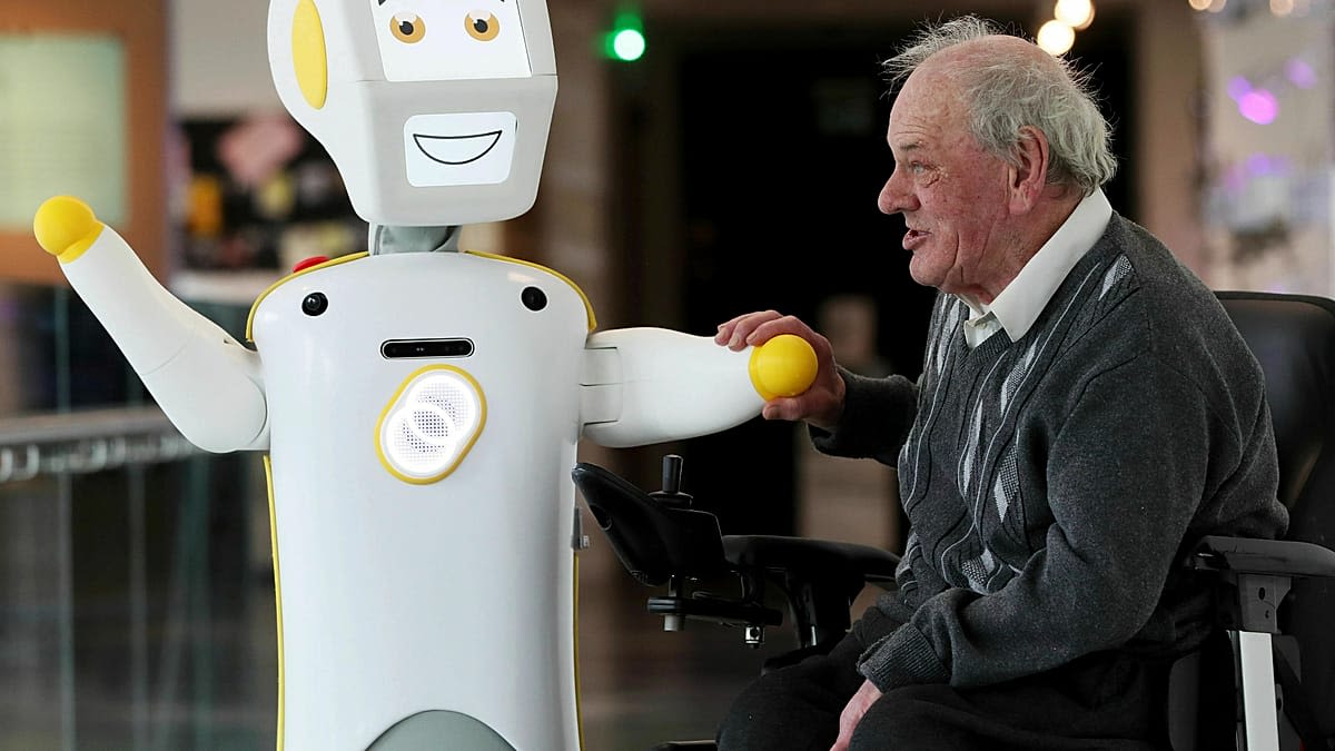 Alzheimer Hastalarına Yapay Zeka ve Robotlarla Destek