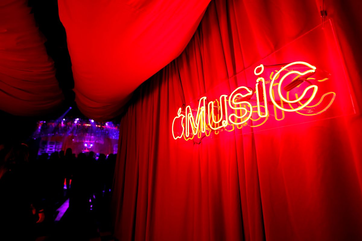 Apple Music, Yapay Zeka Şarkılarında Etiketleme Sistemini Başlatıyor