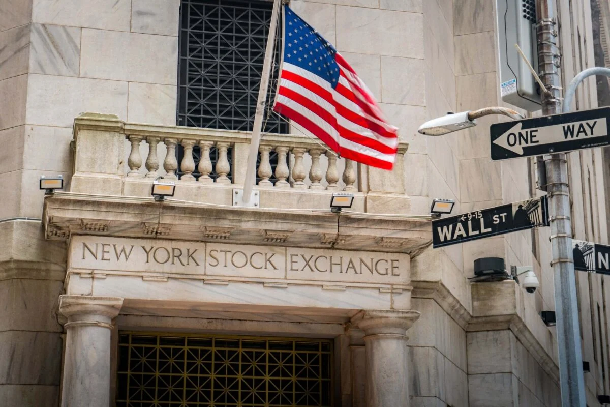 Borsa ve Bitcoin Düşüşte: AI Korkuları Wall Street'i Sarıyor