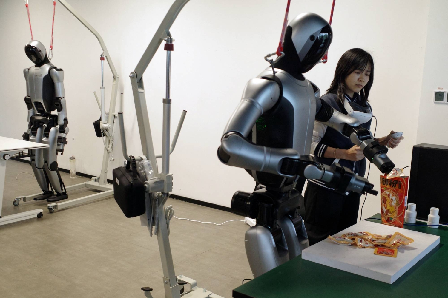 Çin'in Humanoid Robotları Hala İşinizi Alacak Kadar Akıllı Değil
