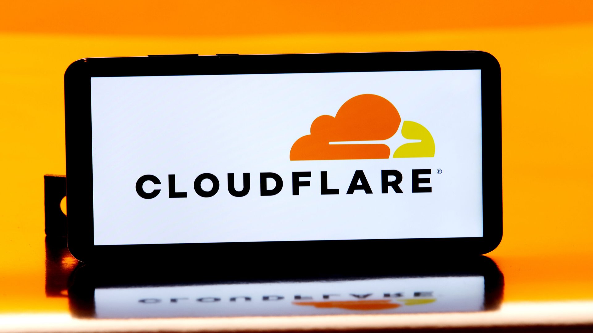 Cloudflare, Kodlama Bilgisi Olmayanlar İçin Vibe-Coding Platformunu Açık Kaynak Yaptı