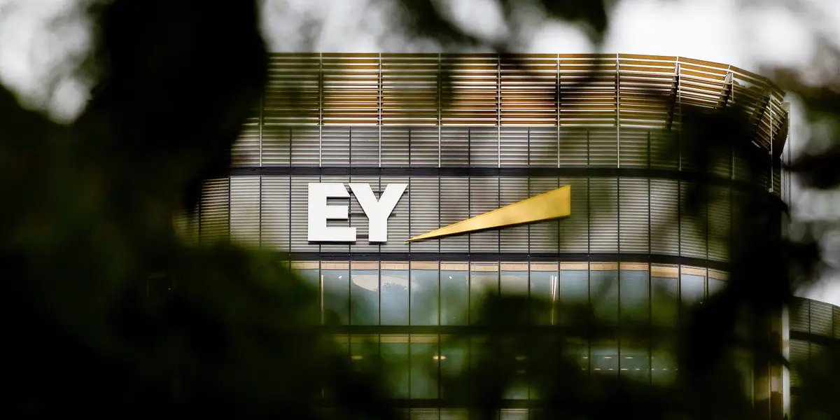 EY'nin 'görünmez' AI yönlendiricisi, token tüketimini %60 azalttı