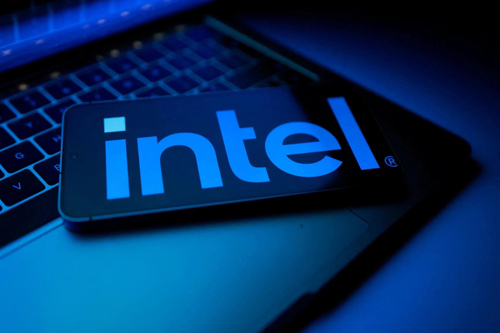 Intel'in AI Patırtısı: Gelir ve Kar Tahminleri Beklentileri Aştı