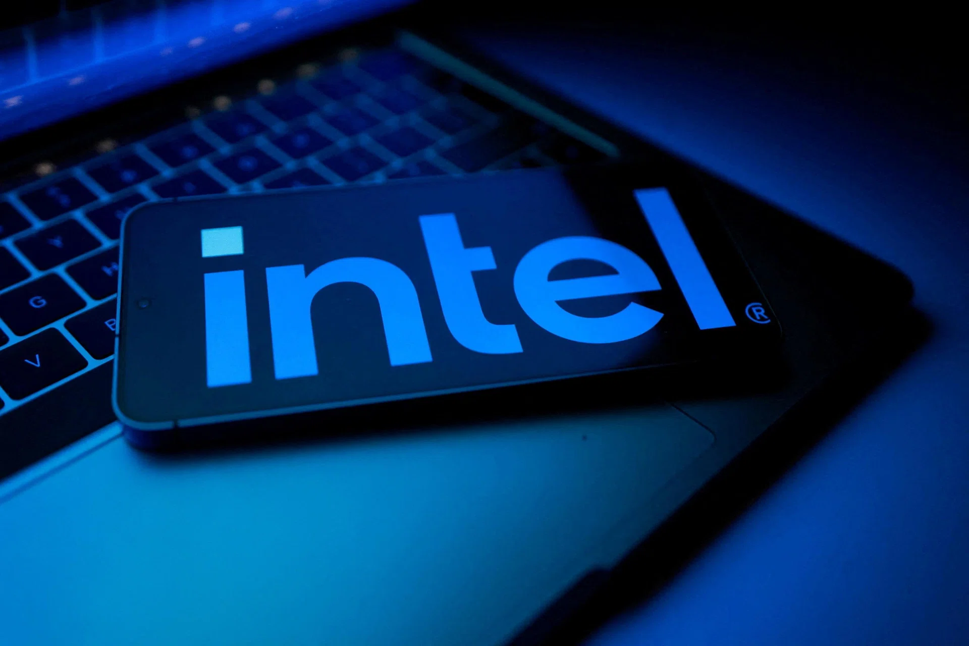 Intel'in AI Patırtısı: Gelir ve Kar Tahminleri Beklentileri Aştı