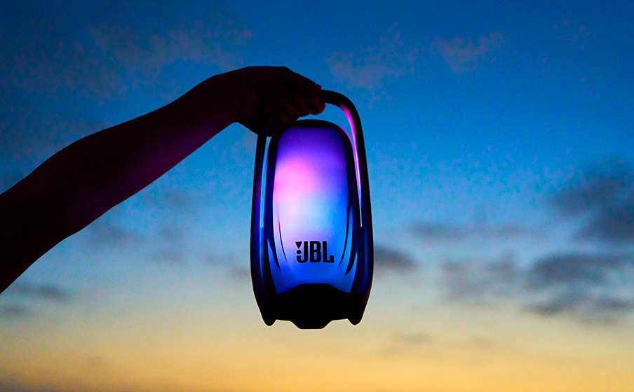 JBL Pulse 6: Bluetooth Hoparlör ve Fener Bir Arada