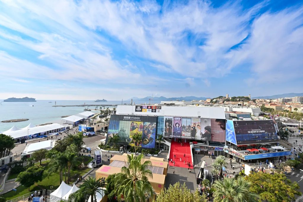 MIPCOM 2023: Yaratıcı Ekonomi ve AI ile Değişen Uluslararası TV Pazarı