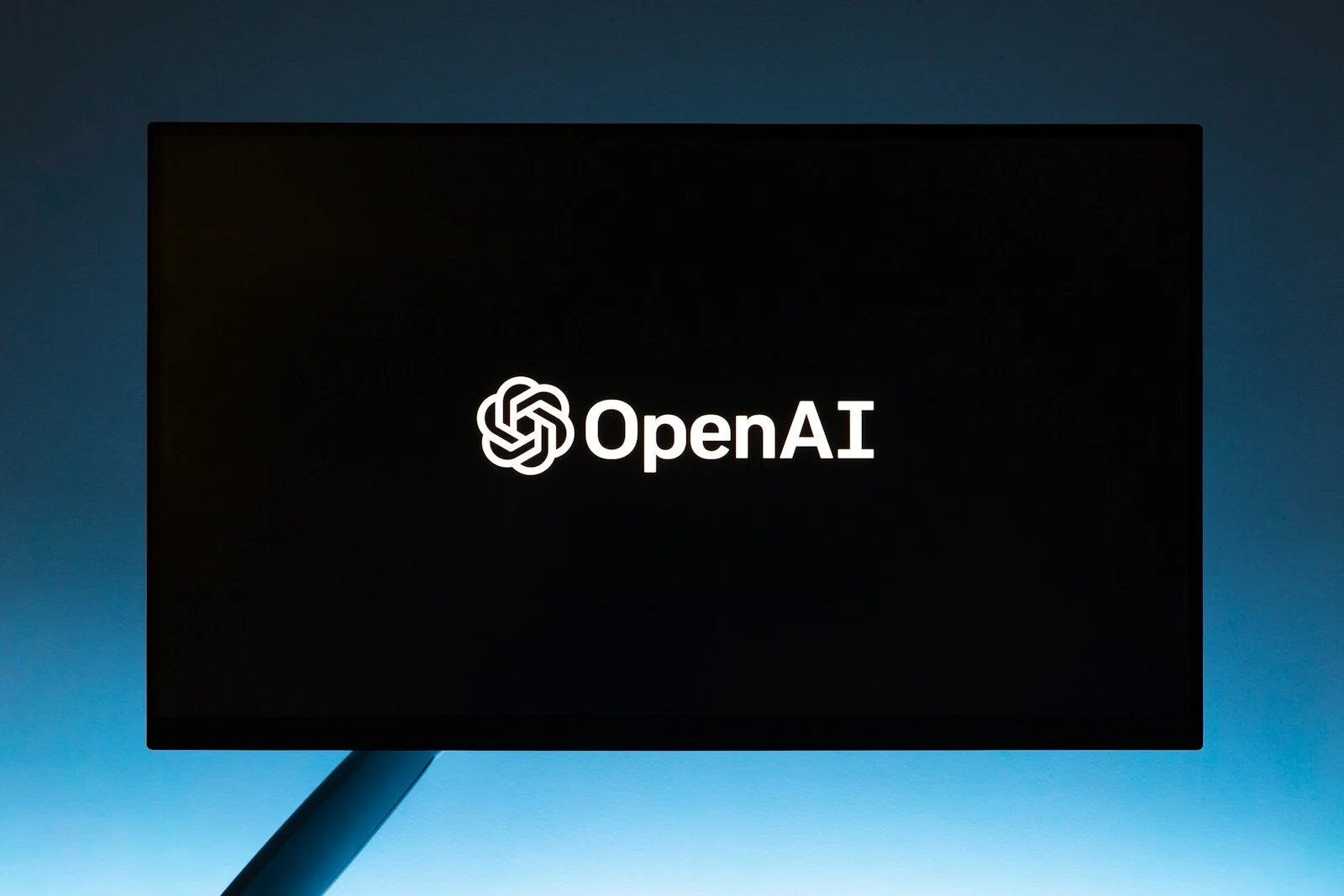 OpenAI, Telif Hakkı ve AI Güvenliği Üzerine Tartışmalarla Karşılaşıyor