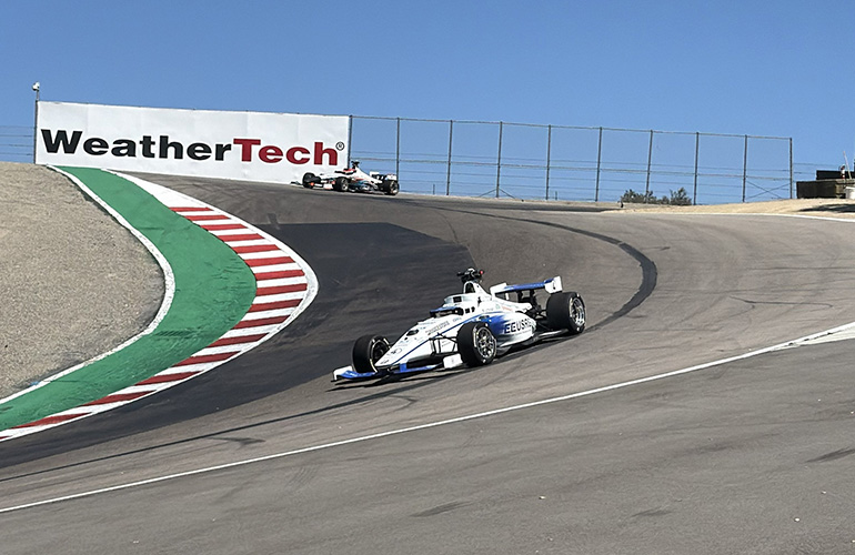 Otonom Yarışta Tarihi An: Laguna Seca'da İlk Geçişler Gerçekleşti