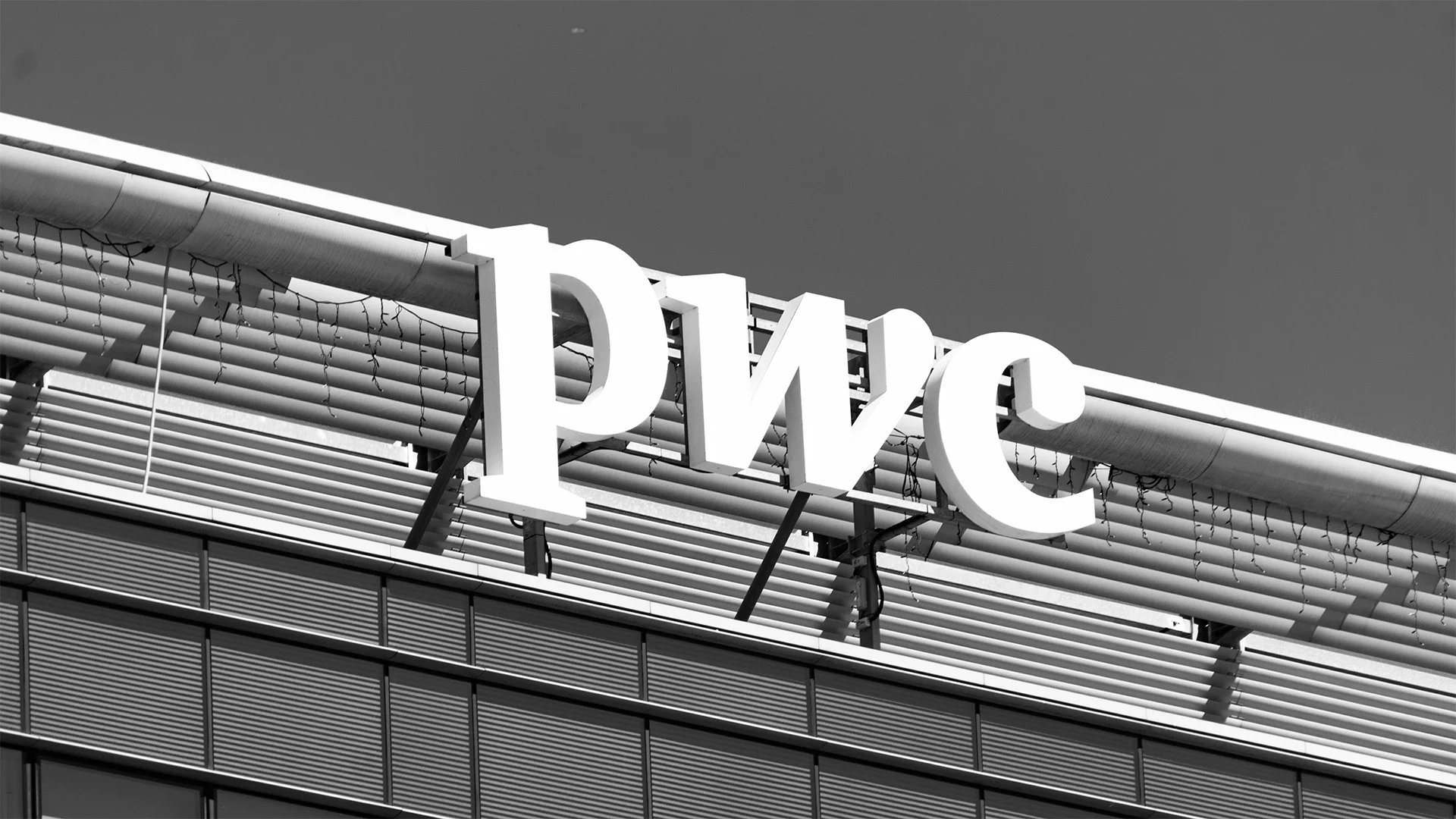 PwC'nin AI Hatası: Şirketlerin Düzeltmesi Gereken Liderlik Sorunu