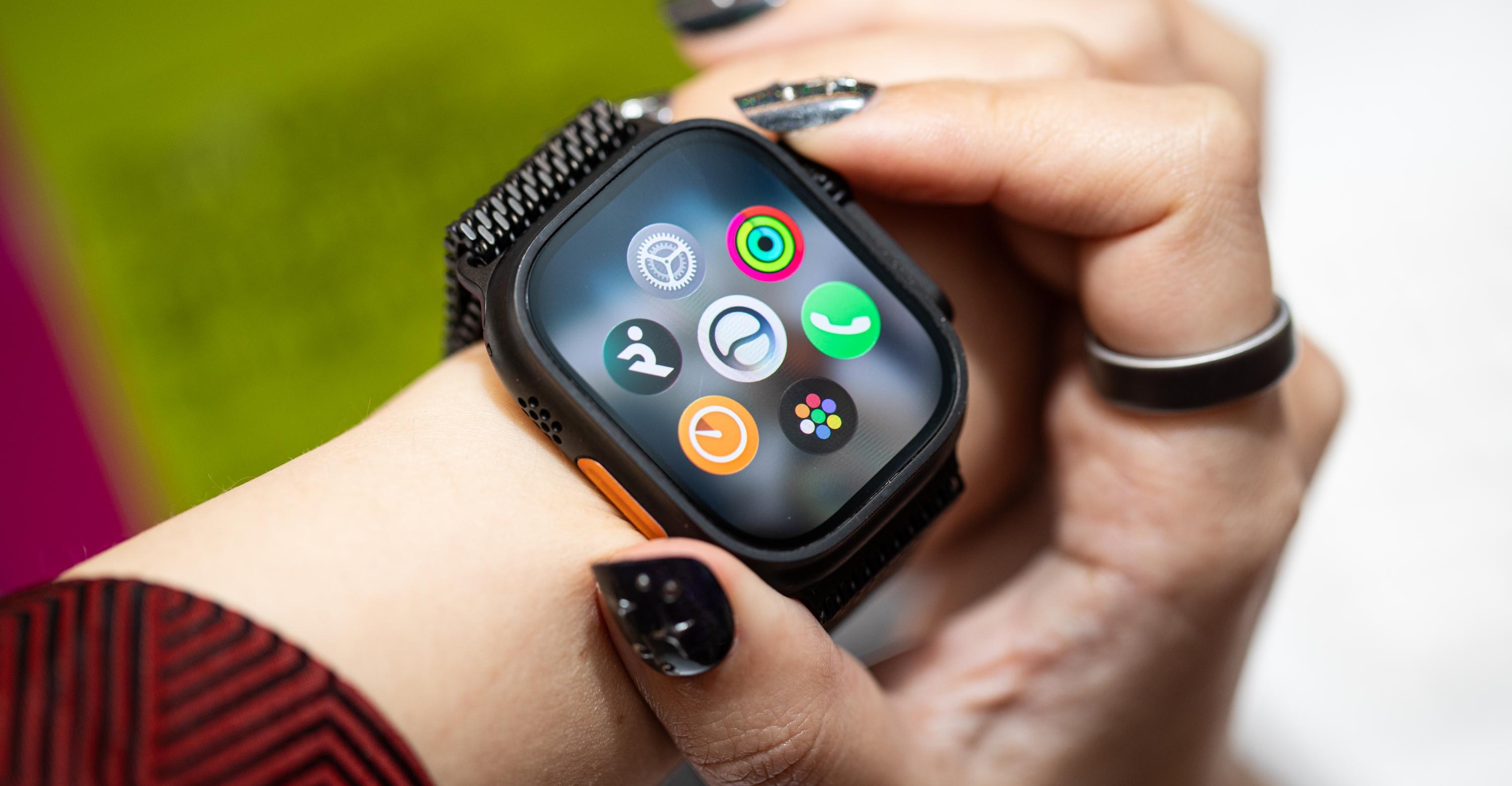 Siri AI ile Apple Watch, bilek bilgisayarı gibi çalışmaya başladı